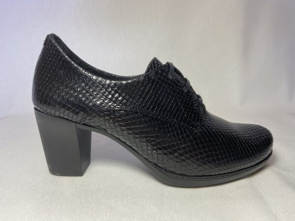 Zapato señora abotinado cordones tacón medio BAERCHI