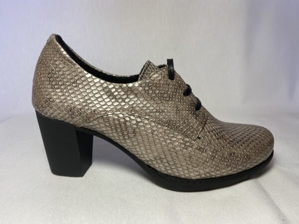 Zapato señora abotinado cordones tacón medio BAERCHI