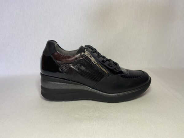Zapato señora tipo deportivo cuña PITILLOS